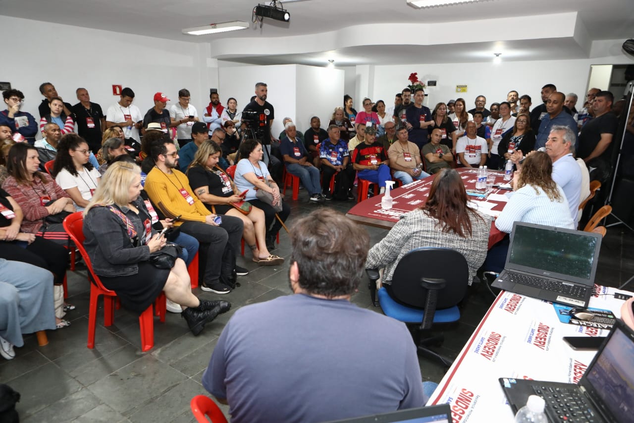 Imagem de Servidores aprovam contraproposta econômica da PSA e seguem mobilizados 